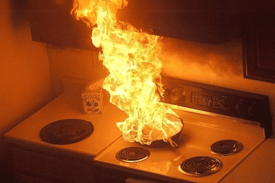 Cần lưu ý các hiểm hoạ cháy nổ khi nấu ăn